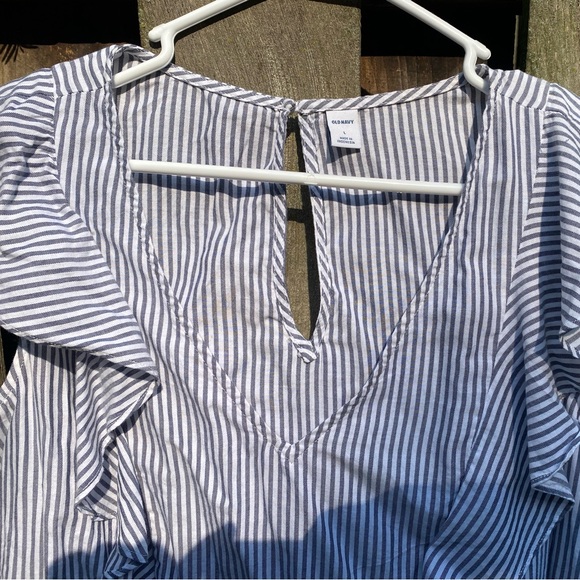 NWT Old Navy Lightweight Ruffle Stripped Top - Picture 7 of 8